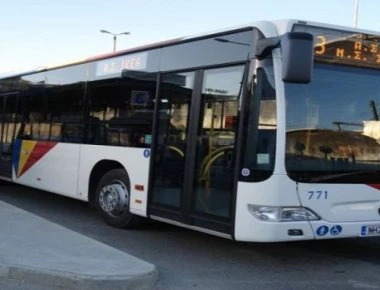 Θεσσαλονίκη: Επίθεση με πέτρες δέχτηκε το βράδυ της Κυριακής λεωφορείο του ΟΑΣΘ
